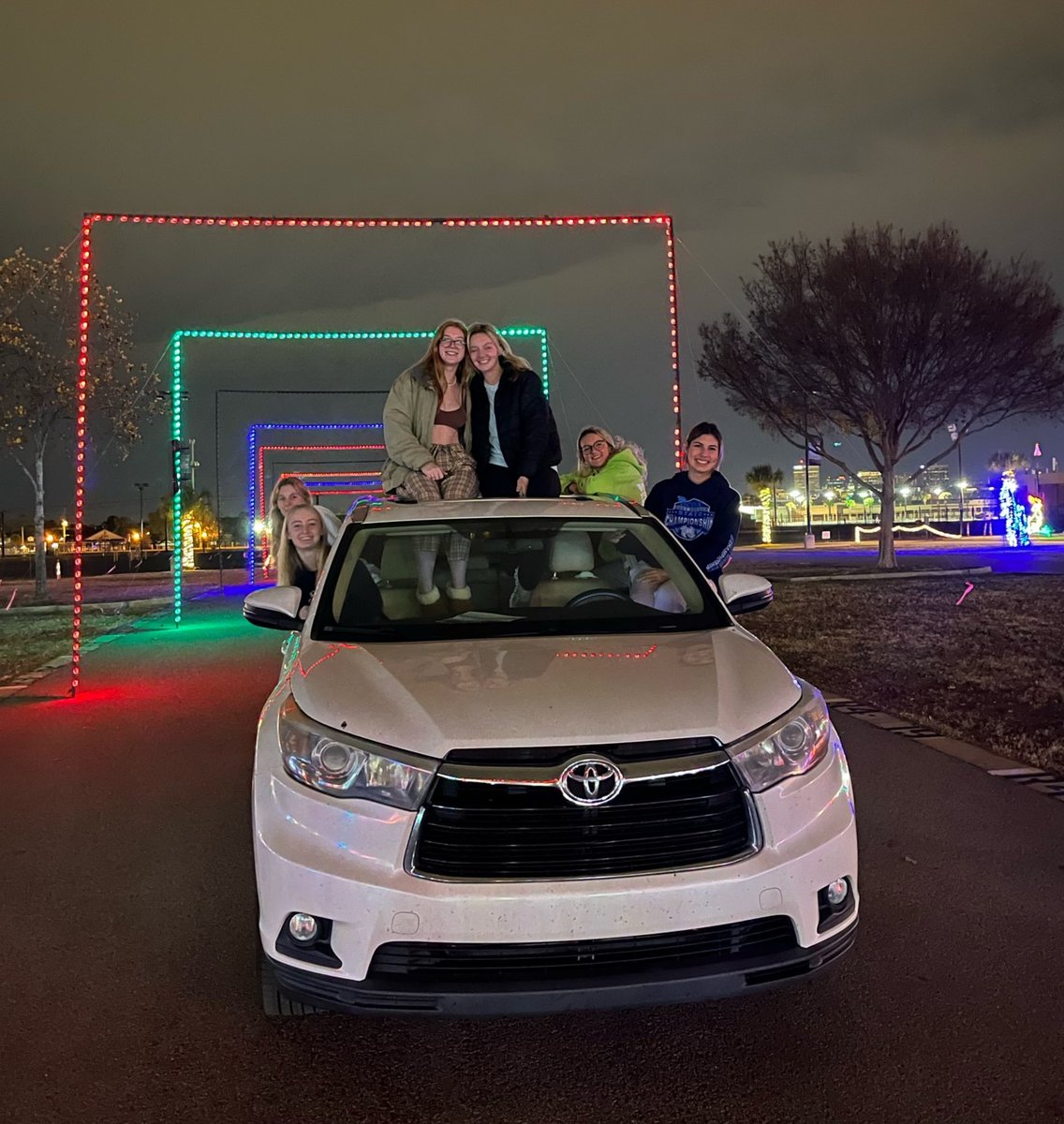 Ready to make some holiday-winning memories? Bring your friends &amp; family on down to the #SCSFCarolinaLights from Dec. 8th - 24th. 🎄 Buy your discount tickets 🎟 now at scstatefair.org/carolina-lights!