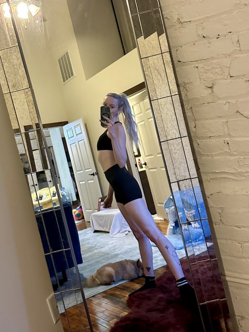 Good morning 🏃&zwj;♀️👟💦 https://t.co/yas2Z3OBA8