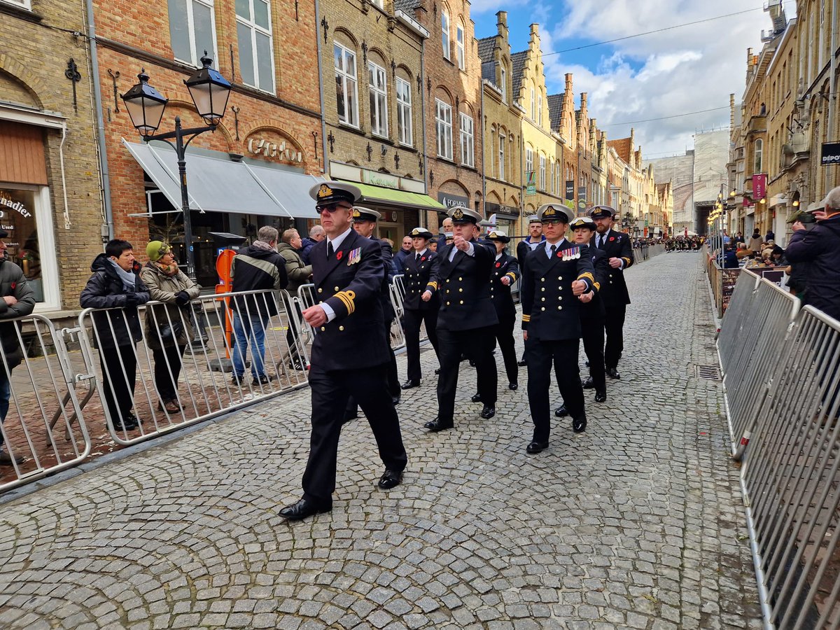 HMSVIVID's tweet image. Personnel from across @RNReserve are in #Ypres to remember the sailors of the #RoyalNavalDivision in #WW1

@HMSVIVID @HMSKingAlfred @HMSFlyingFox @HMSPresidentRNR @HMSSherwood @HMSWildfire @HMSForward @RNRMedway
