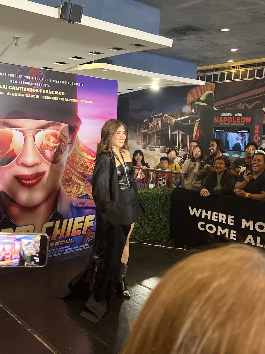 LOOK: Premier night of Ma’am Chief: Shakedown in Seoul! This is @pulpstudiosph debut film featuring Melai Cantiveros-Francisco. Close friends and colleagues joined to support film. In cinemas on November 15, 2023! #MaamChief #MaamChiefPremiereNight