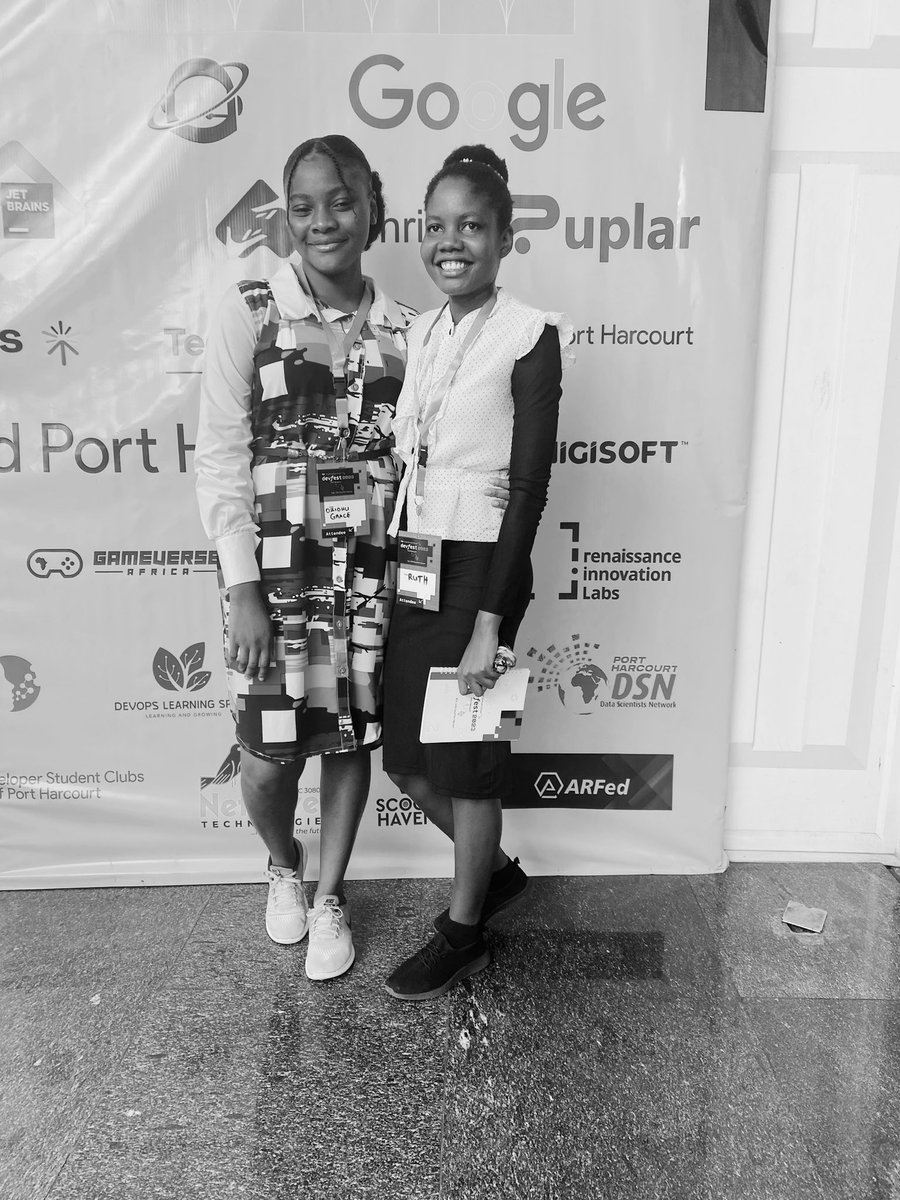 OziohuGrace's tweet image. One of our Esteemed speakers 
Dr Linda Oghenekaro : AI and the Future of Cyber Security in Guarding the Digital Realm
Met a Front end developer @Code_Divine 
My Big Sis in Tech @Omofumike 

@gdgcloudph 
#DevFest #DevFest2023 #DevFestPH2023 #gdgcloudph #DevFestPortHarcourt