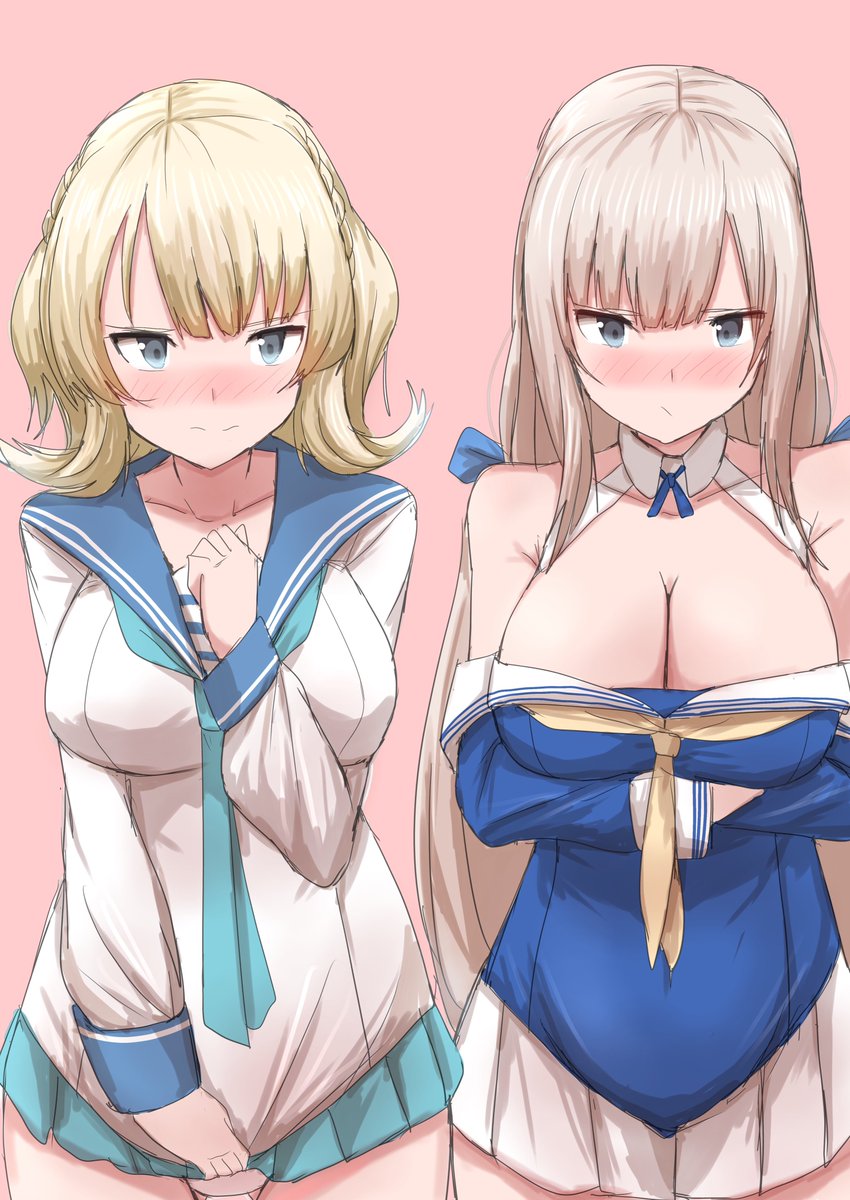 お題のジョン・C・バトラー級の服着たコロちゃんとフレッチャー級の服着たメリーさん(どちらも不服顔)です。 