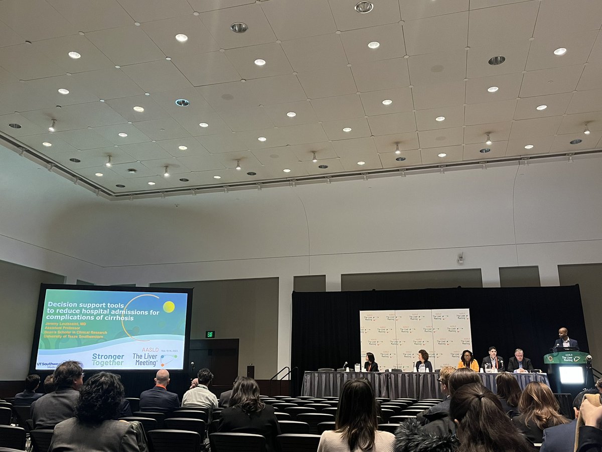 alystraussMD's tweet photo. @HowardTLeeMD @AshleySpannMD @jlouissaint89 @AASLDtweets @orenkfix @VUMCTransplant @UTSWNews @UNCLiverCenter @LizzieAbyMD @AtoosaRabiee @adam_c_winters @AndrewMMoon @jlouissaint89 speaking on CDS to reduce readmissions! ⭐️ https://t.co/OjOnF0B9qM