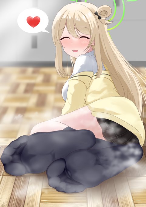 靴下の日?
ノノミの靴下! 