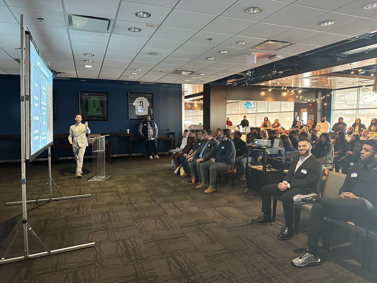 AKGaddy's tweet photo. Great Q4 Meeting with the PVE Family led by the boss @realmccoy1988 ! AR + ATTR all together with one common goal, WIN!  Special Shout out to my Southside MVP Gabe!  #WeALLwearBLUE @OHPAunstOHPAble https://t.co/8MYk0x0WPa