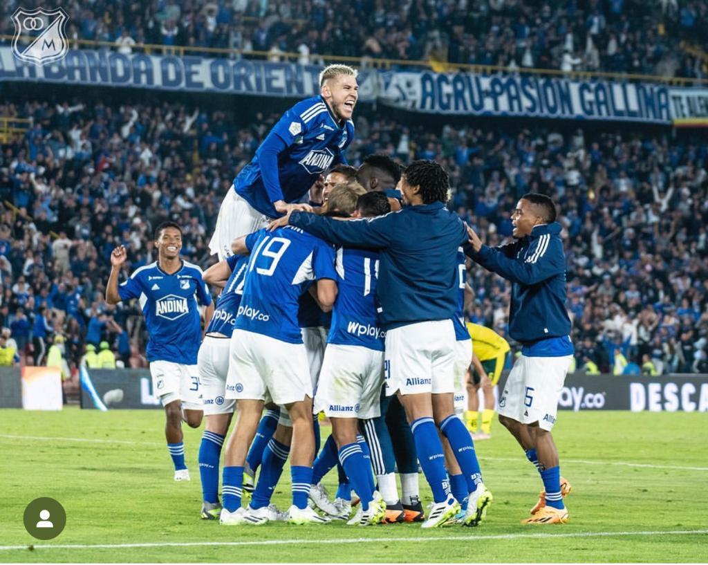 LBOriente's tweet photo. Aliste su bandera, mañana y el miércoles Bogotá y Colombia se vestirá de azul y blanco, todas las banderas en su ventana. #MillonariosEsSuHinchada #MillonariosDeColombia https://t.co/rNxjfFT9wW