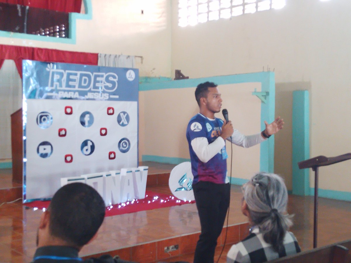 Robert Paraco del Ministerio Visión Multimedia está acompañándonos hoy con el seminario "Con un solo movimiento puedes cambiarlo TODO" 💫