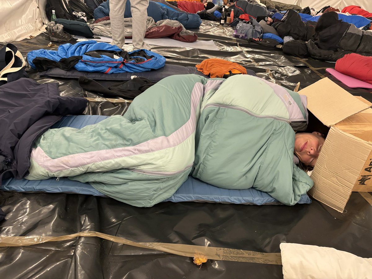 That our Home Secretary would describe this as a lifestyle choice is disgraceful. Though I was warm &amp; dry, it’s going to be a hard days work today 

justgiving.com/fundraising/pl…