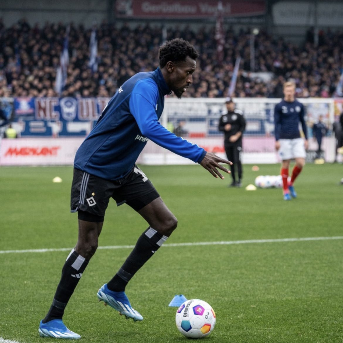 Bakery Jatta with an 🅰️ssist for HSV as they lost 4-2 to  Holstein Kiel. 4️⃣ goal contributions (⚽️⚽️🅰️🅰️) in the last 4️⃣ games for Jatta.