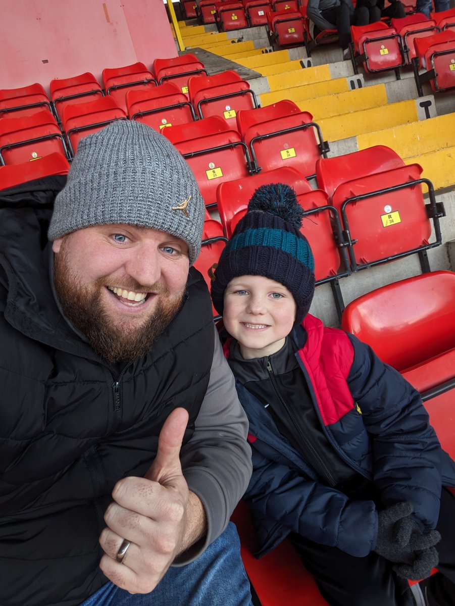 Lads day out at @GatesheadFC today!...
Howay @AidanRutledge9 and co!

#heedarmy