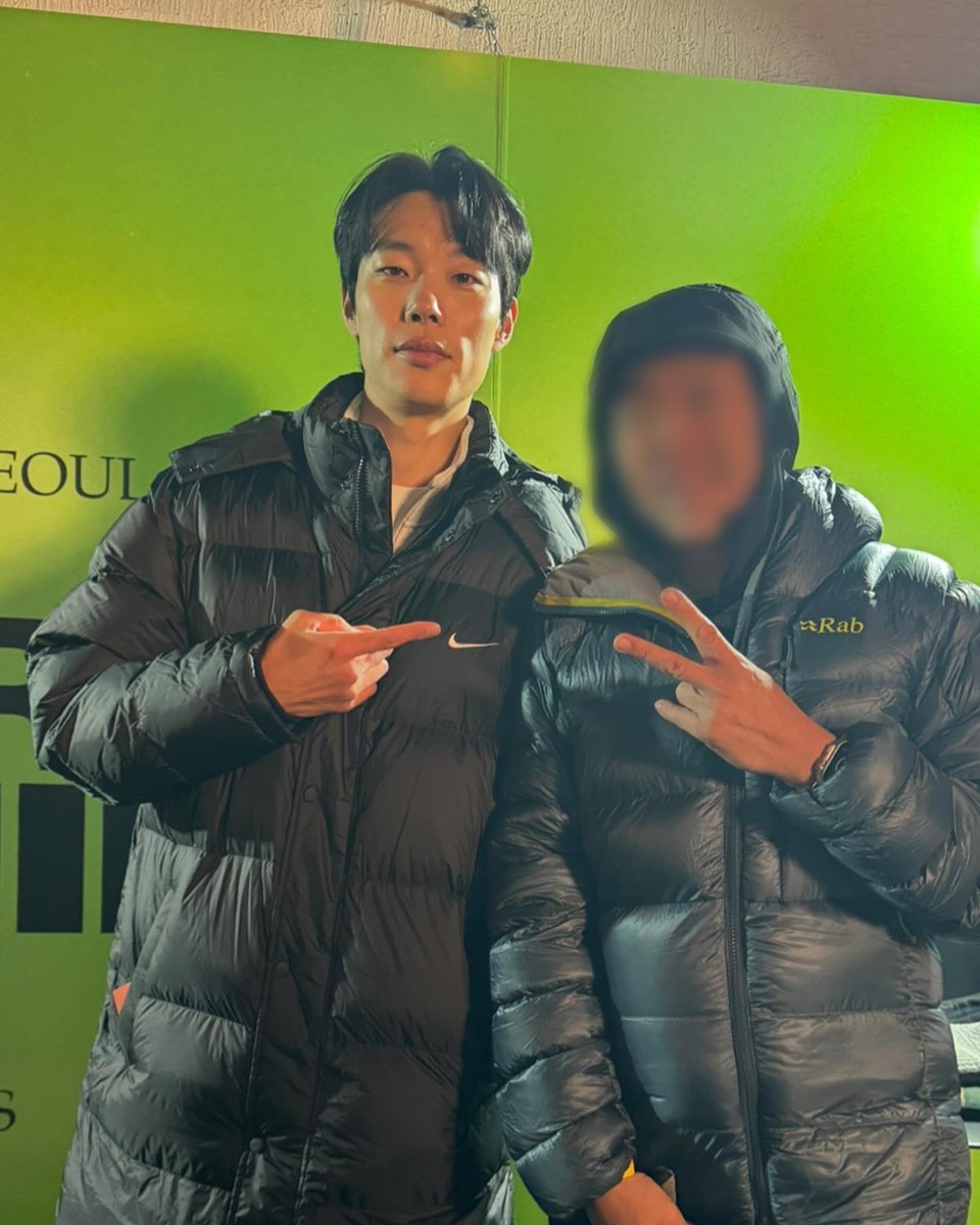 02959's tweet photo. 류준열 나이키 러닝 행사 https://t.co/DNCTKkVbqf
