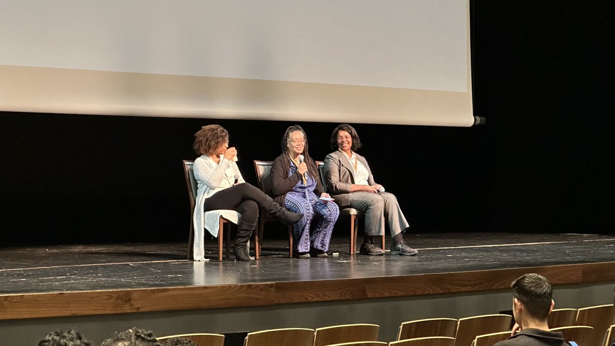 Dr. Zelda Gills, Dr. Dara Norman, and (future) Dr. Clarissa Phelps gave a whole sermon in the Women In Physics Panel at @NSBPInc #NSBP2023 🙌🏽🙌🏽🙌🏽