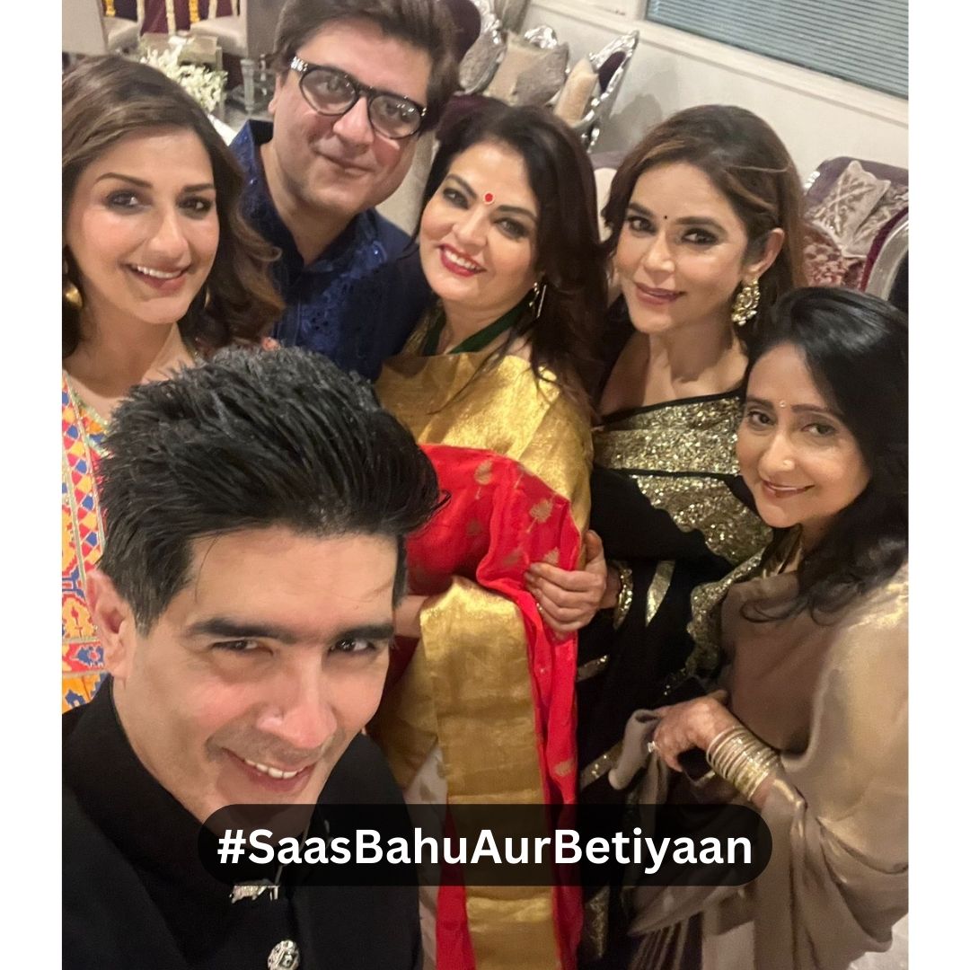 ATSBB's tweet photo. Actress Sheeba Akashdeep rocks at Ekta Kapoor's Diwali bash along with Sonali Bendre, Manish Malhotra and Shilpa Shetty🎊🥳
.
.
#sheebaakashdeep #sheeba #pammi
#ektakapoor #rajanshahi #baateinkuchankaheesi #squad #lookinglikeawow #trending
#explore #sbb #saasbahuaurbetiyaan