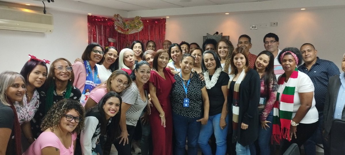 #EnFotos | En un ambiente de alegría y espíritu festivo, @conglomeradoven celebra la llegada de la #Navidad, un momento espacial que nos brinda la oportunidad de fortalecer los lazos que nos unen como venezolano @Gloria_HdezP #11Nov #ElEsequiboNosPertenece