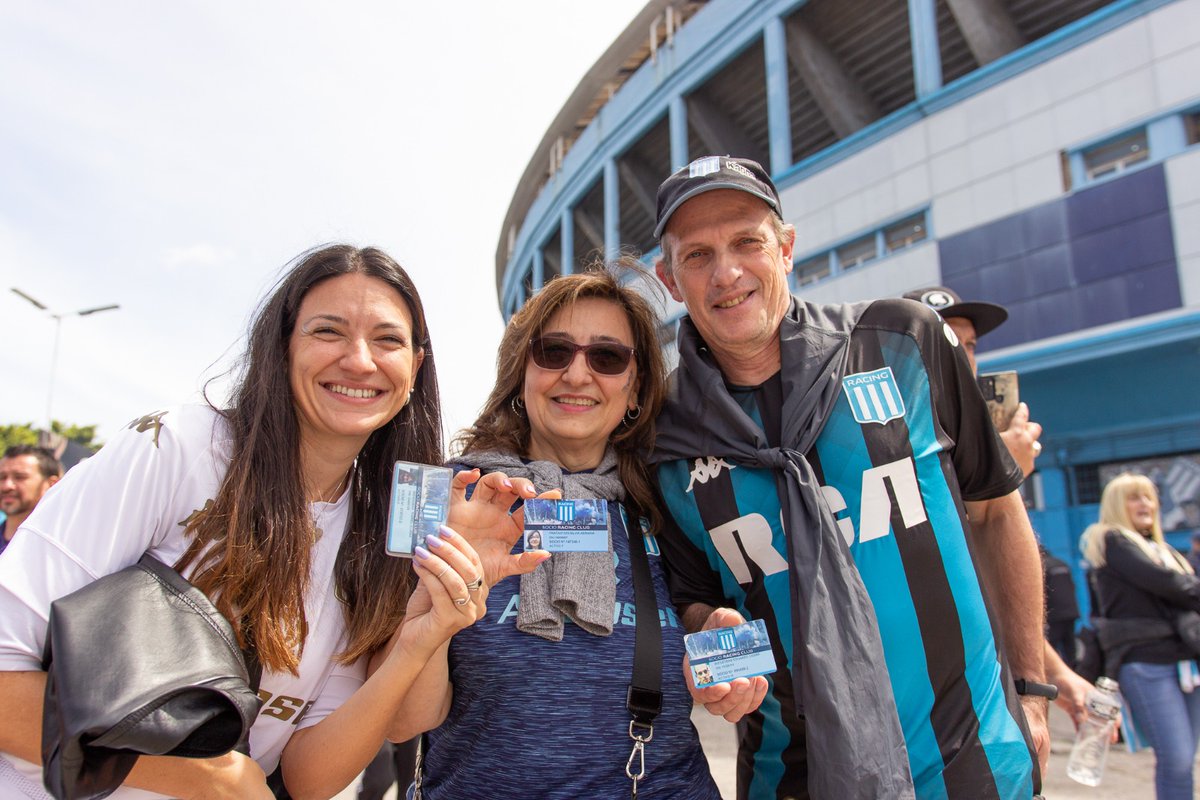 Estatuto. ART 3.
Téngase presente:

“…RACING CLUB ha adoptado para sí la forma de Asociación Civil, y queda expresamente prohibida la adopción de cualquier otra forma jurídica asociativa o societaria en el futuro que importe dejar de lado a los asociados como únicos titulares de