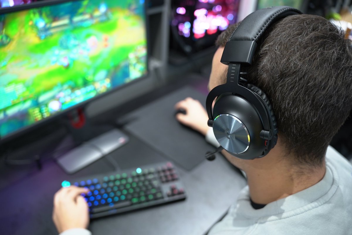 eNatBootcamp's tweet image. Proud to be powered by @LogitechG, ensuring our champions are always equipped with top-tier gaming gear. 🎮 #eNatBootcamp #LogitechG