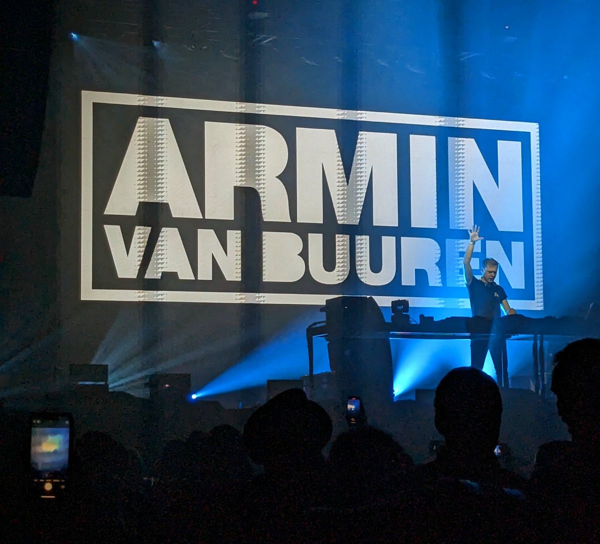 mattonmeadeedm's tweet photo. @arminvanbuuren @marlo_music @RadiusChicago 

Amazing sets last night! The crowd's energy was 🔥. I'm still shook this morning! 😍 https://t.co/vhDrmHh1Rv