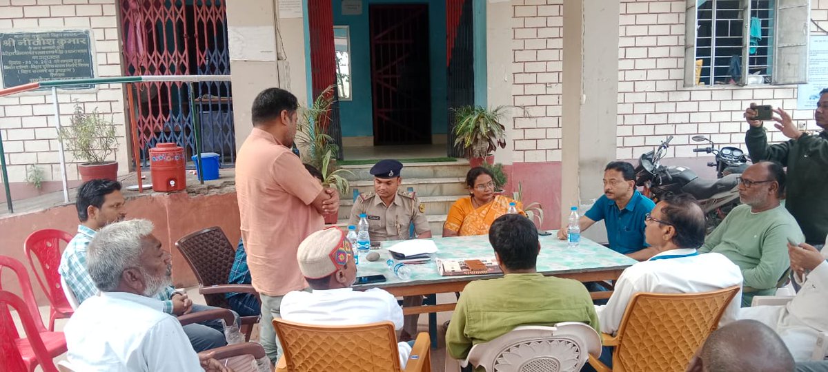 DM_Katihar's tweet photo. कटिहार जिले के विभिन्न  प्रखंडों  में दीपावली एवं छठ  महापर्व के अवसर पर शांति समिति की बैठक करते हुए पदाधिकारीगण |
#katihar
#DM_katihar 
#SP_Katihar 
#gadbihar 
@SpKatihar
Information &amp; Public Relations Department, Government of Bihar Bihar Police https://t.co/n6uqo6mCPb