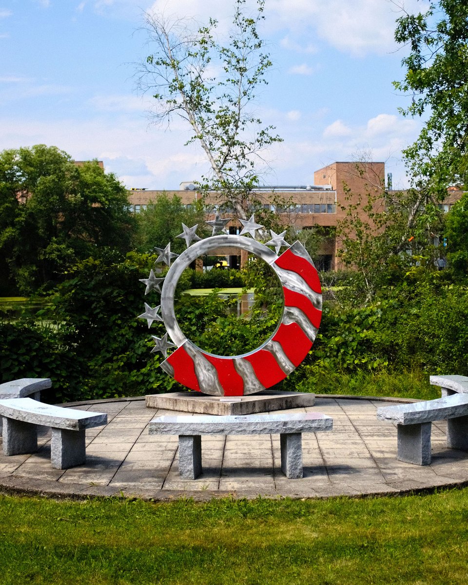 Happy Veterans Day 🇺🇸 Thank you to all who are serving and have served. The Stars & Stripes sculpture by Rob Lorenson can be found on the corner of Brickyard Pond and honors all community members who have served our country in times of peace and war.