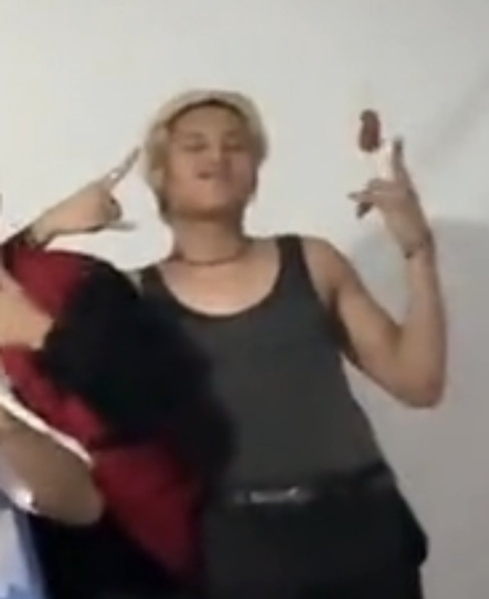 hshmahalima_'s tweet image. him just mentioning and shouting his brothers names without any hesitation, sooo proud and soft 🥺 lahams namin kayo sobra, pablojoshstellkenjustin 💙

#MAHALIMAxTeaMFair2023