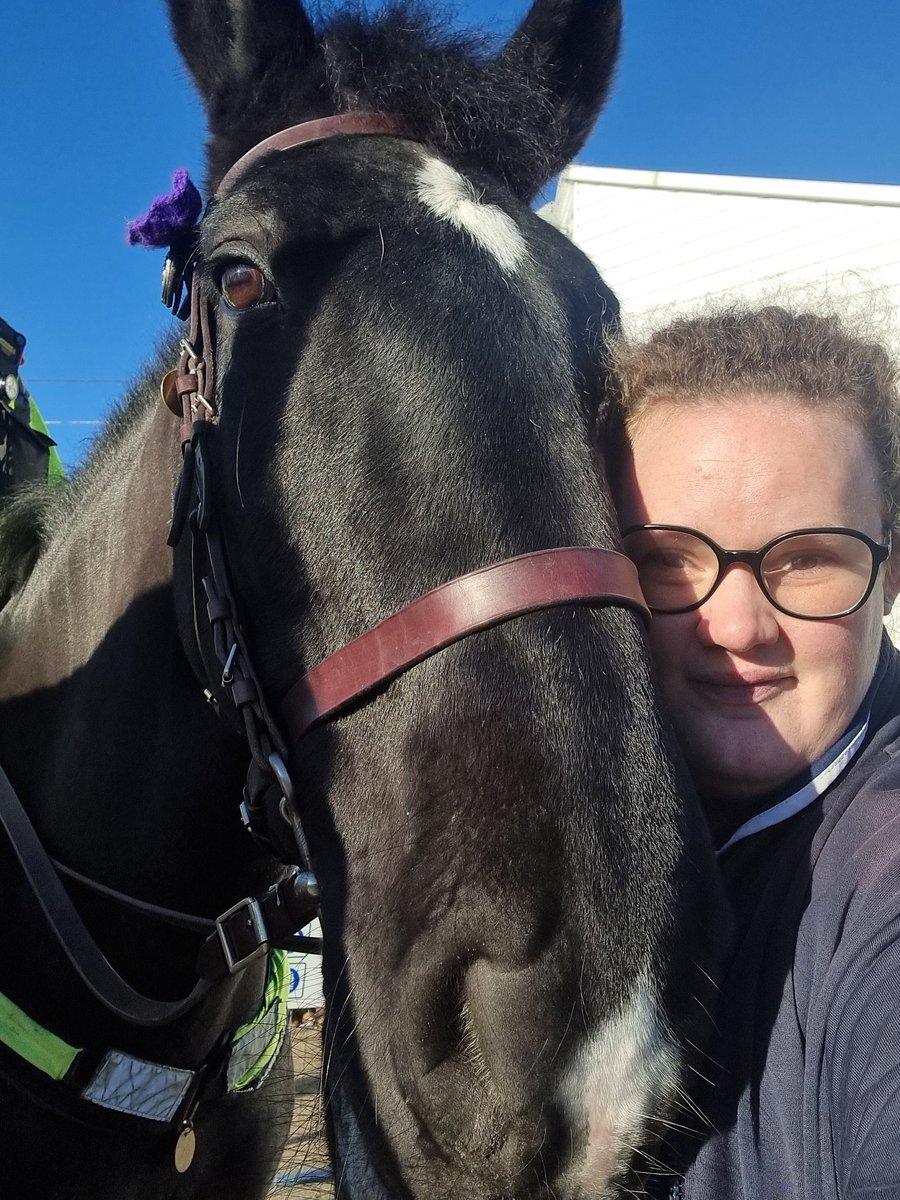 Bumping into our old boy #finnigan while on my break ❤️ doing a very good job with those football hooligans 🤪 <a href="/LancsPolMounted/">Lancs Police Mounted</a>