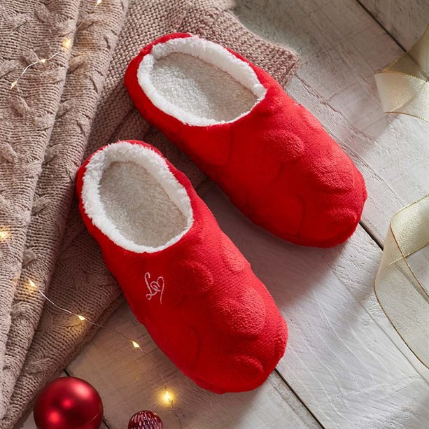 A lovely pair of red slippers by Lipsy.  With a heart pattern and cosy lining, these are perfect for the winter. #giftforher #slippers #avonrep #Christmasgift #slippers #winterwarmer #cosyfeet #lipsyslippers shopwithmyrep.co.uk/product/20273/…