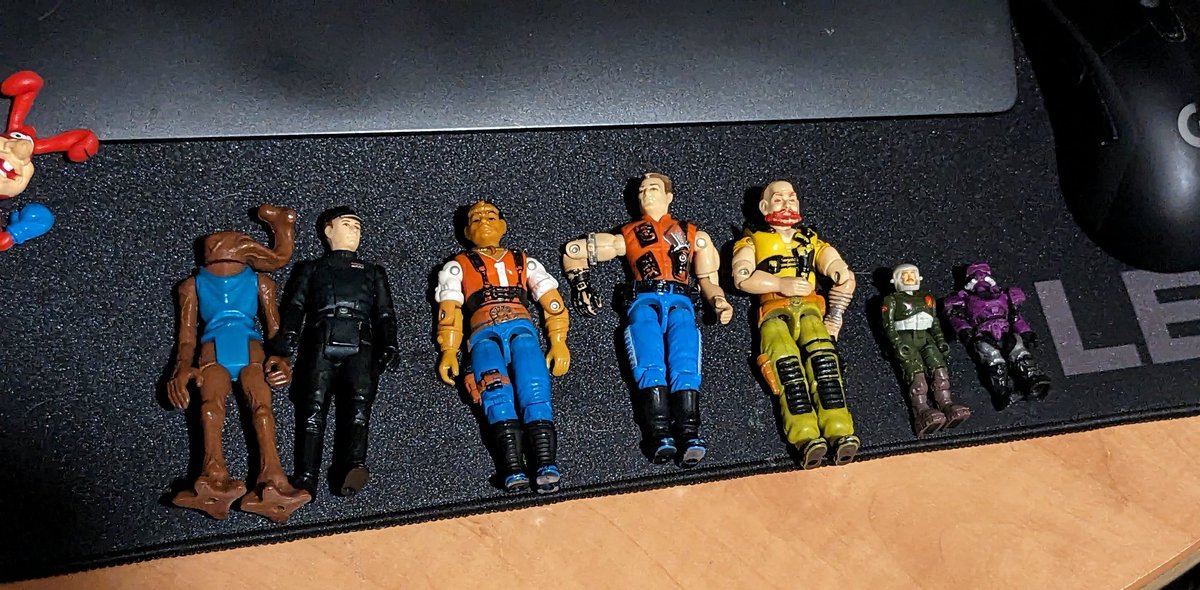 Pulled this for $3 at the local #Thriftstore. Not a bad haul. 

#gijoe #hasbro #starwars #vintagestarwars #actionfigures #starcom #toys #valuevillage