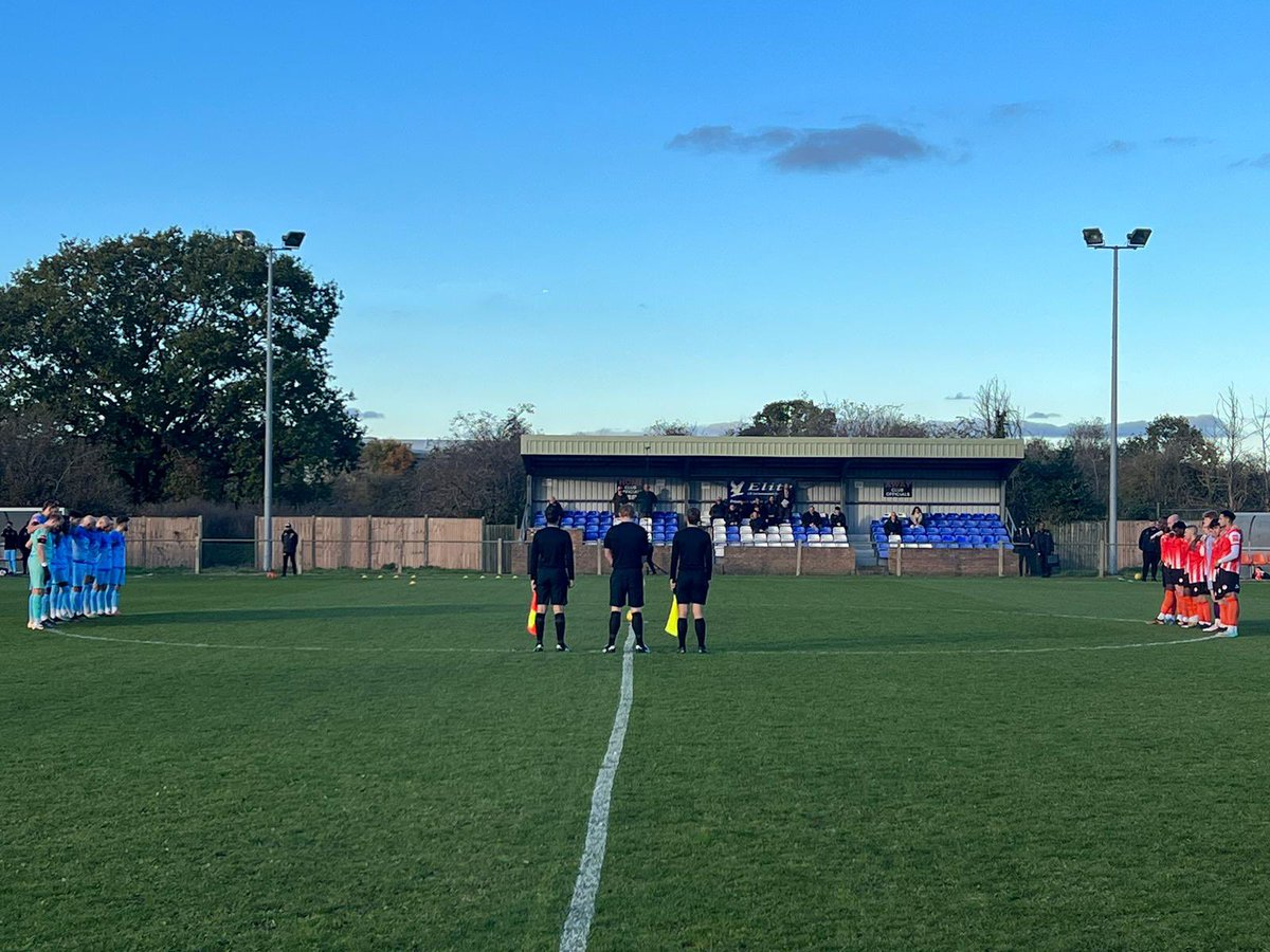 ashfordtownmx's tweet photo. KICK OFF
After a minutes silence, and a change of ends, we are all go
#ASHSCR #atfc #RemembanceDay https://t.co/mM5mcqyEAA