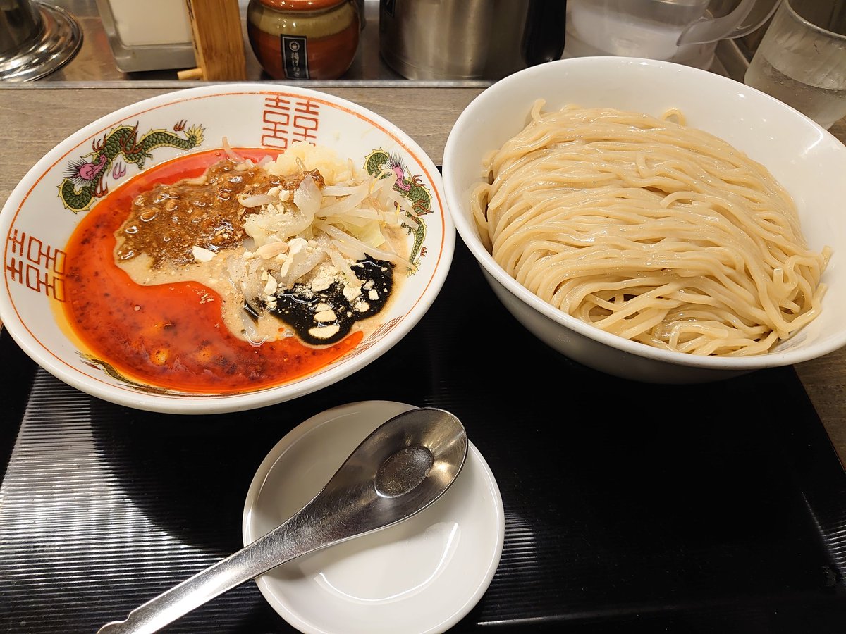 もうこんな時間なのに
ラーメンを食べてしまい… 