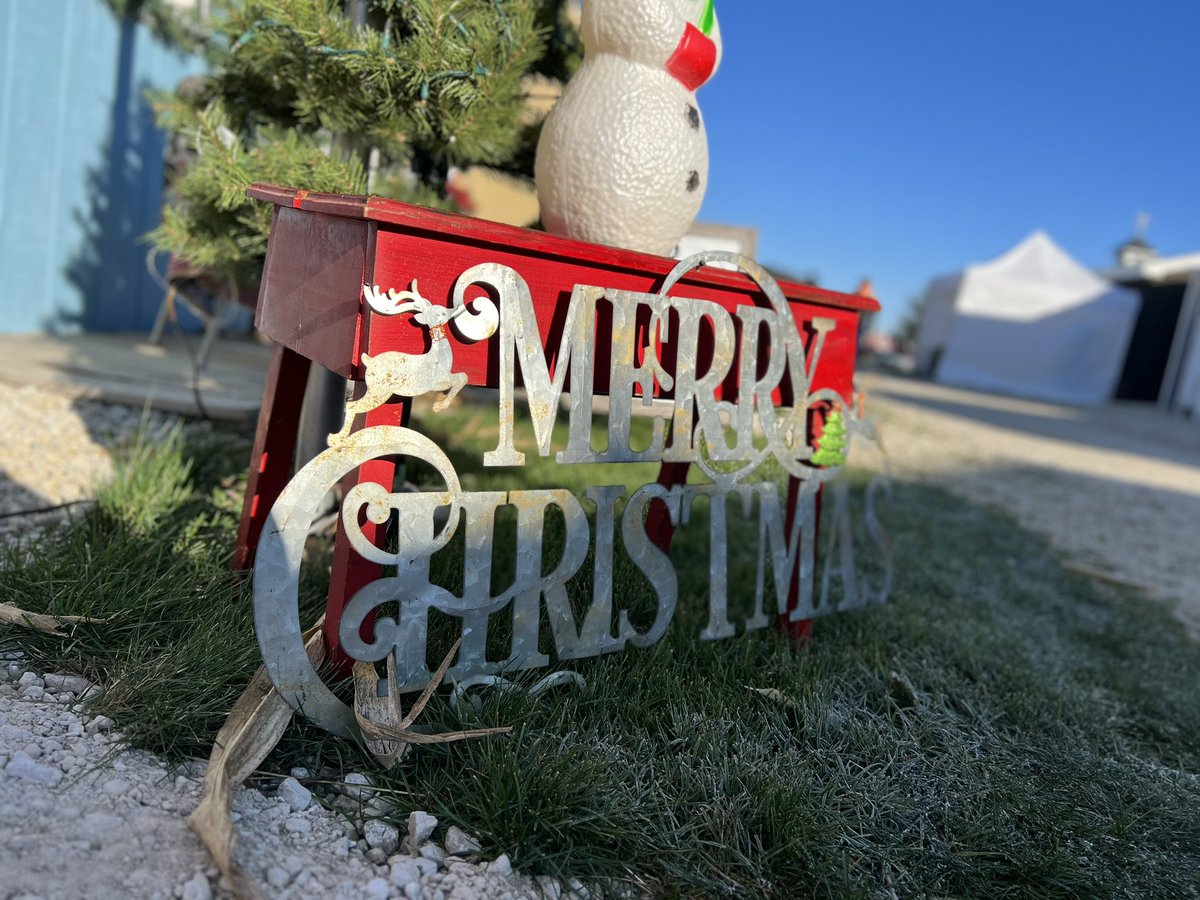 We are LIVE this morning at Rusty Halo Snowman Express!  Dozens of vendors to get you into the holiday spirit!  3277 E. 18th Road near Ottawa!