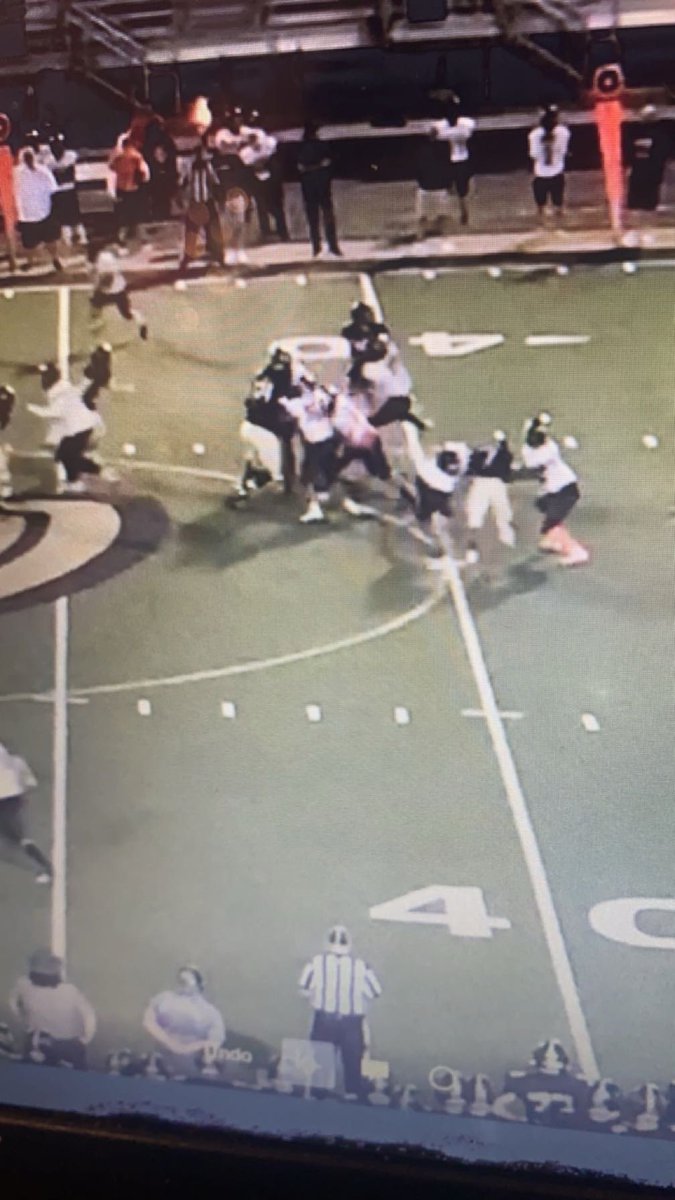 The goal is to always demand 3 people blocking you‼️‼️@mvcscsportsfan <a href="/IndianaPreps/">Indiana Preps</a>