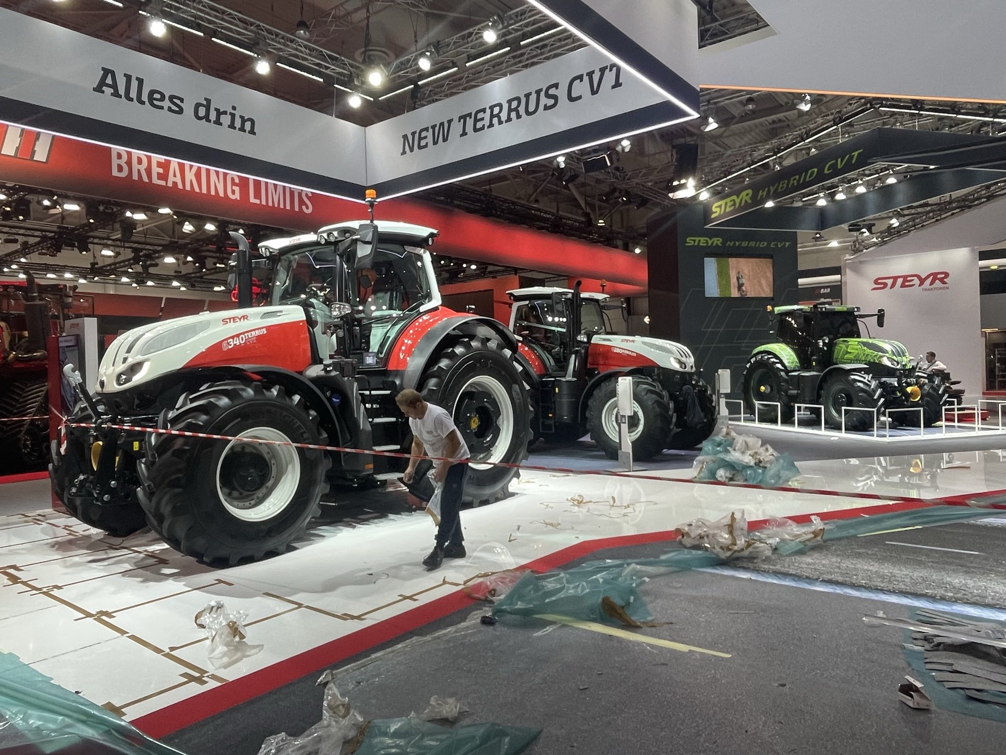 Steyr's hybrid tractor to debut at November's Agritechnica