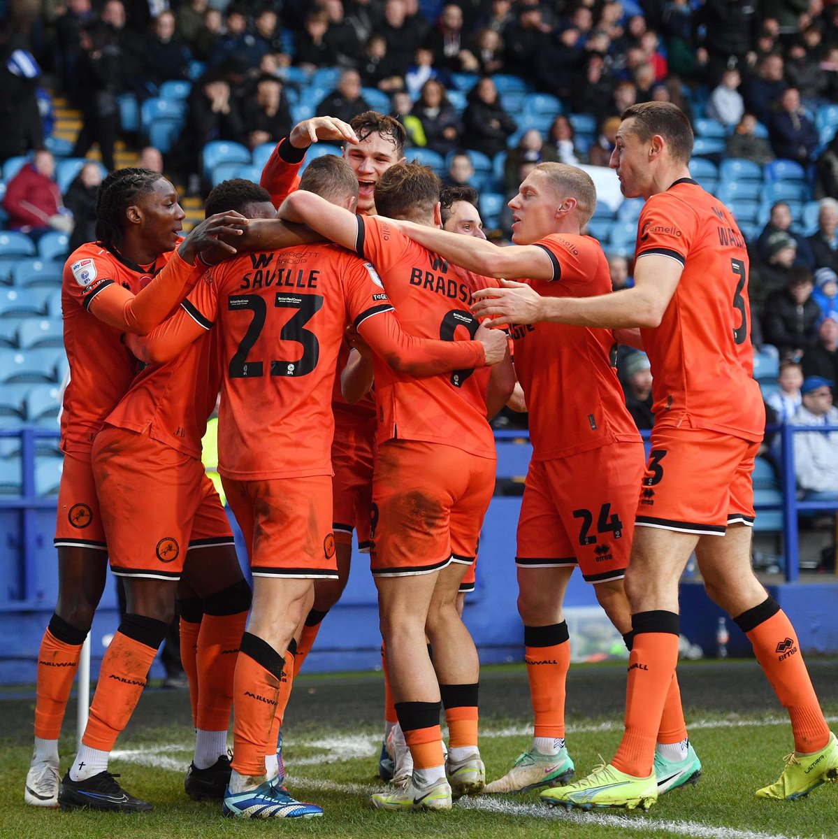 Millwall FC on X: 🦁 Lions line-up. #Millwall / X