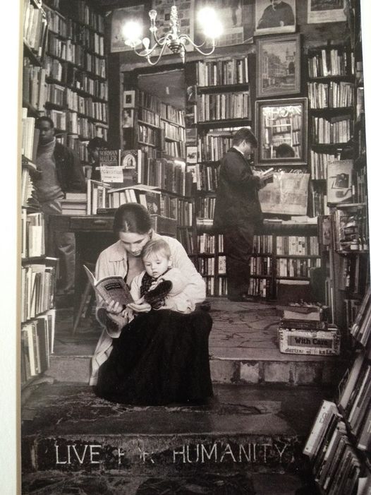 'La libertad es una librería'.
Joan Margarit
#DíaDeLasLibrerías