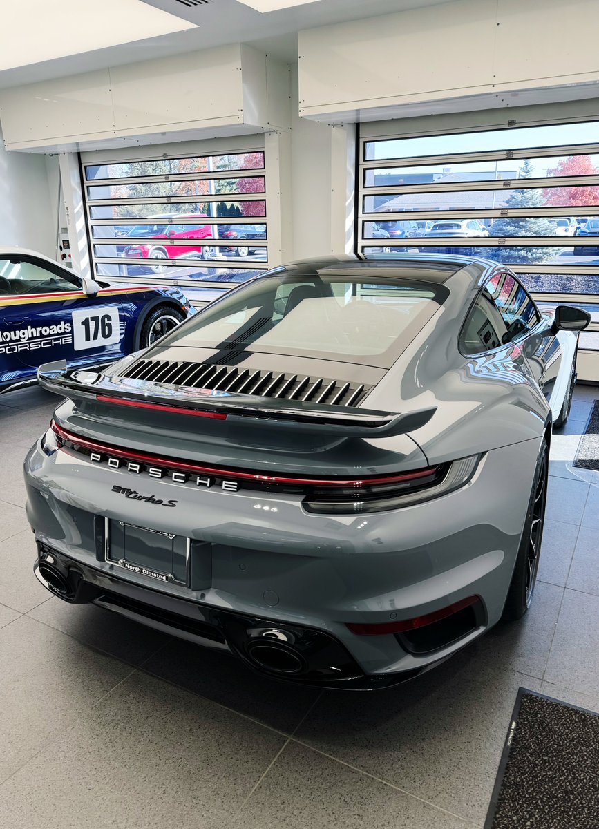 JoeW6_'s tweet photo. Arctic Gray 992 Turbo S https://t.co/iaNg1bRtXU