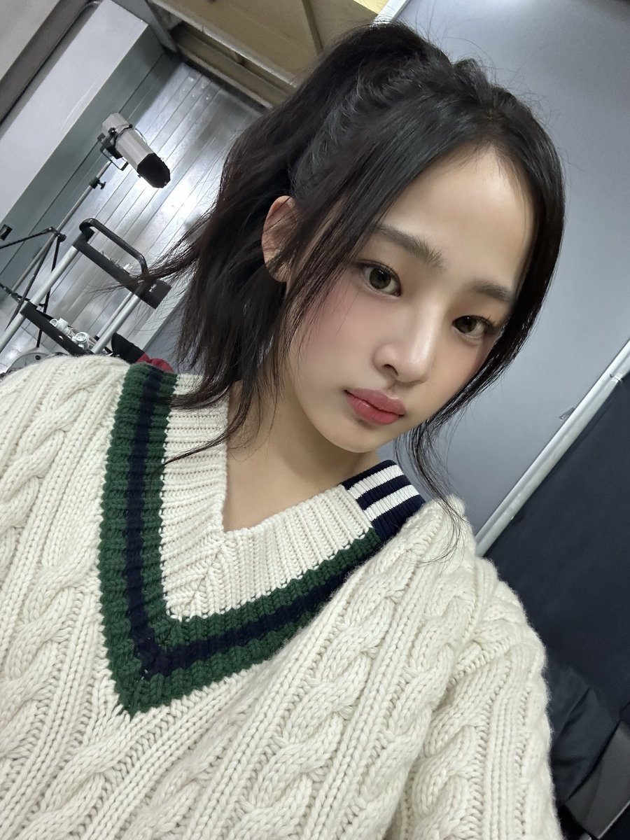 MINJIKlMS's tweet photo. Guess who’s back from the dead (not me) (might be me) https://t.co/Cg7pz8uLOT