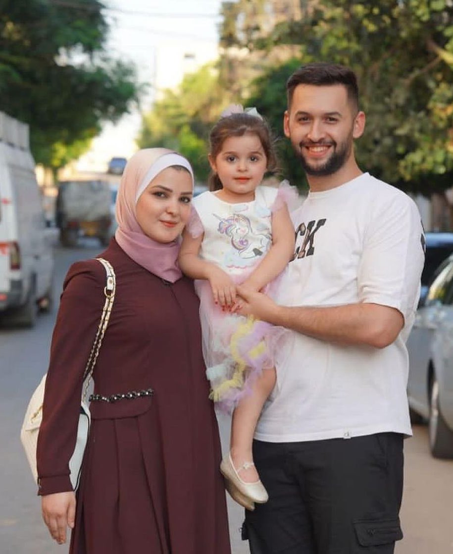sahouraxo's tweet photo. This is Julia.

Julia is a 3-year old Palestinian child from Gaza.

Julia is now an orphan because Israel killed both her parents in “self-defense.” https://t.co/HRoBYx3xqa