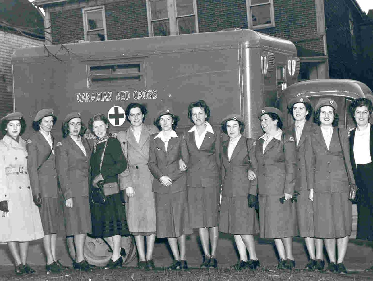 redcrosscanada's tweet photo. This #RemembranceDay, we recognize the contributions of Canadian Red Cross volunteers who participated in humanitarian relief efforts here and abroad in wartime.

We will always remember.

📷: Library and Archives Canada &amp; Canadian Red Cross https://t.co/kACZPLj1oC