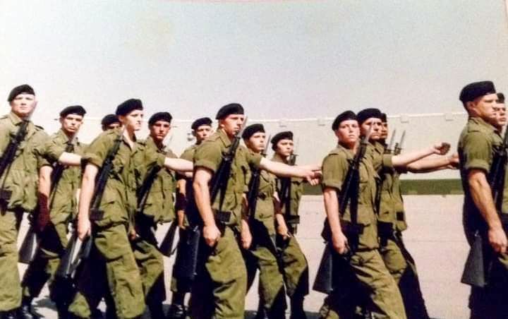 ccormier669's tweet photo. That's me, 1 million years ago! I was so happy to join the same Regiment as my WWII Uncle (The Ole N'or Shore). 
To all service members past/present, thank you for your service &amp; sacrifices! I will always honour &amp; remember you!
#CanadianVets #Canada #RemembranceDay #Veterans 🇨🇦 https://t.co/8XXdPgJkUA