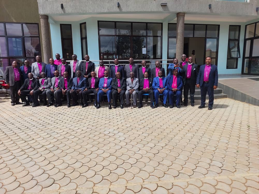 NelsonJimmex's tweet photo. Theme: United for Service and Growth. (Eph4:11-16)
Western Uganda has 15 Dioceses out of the 38 in the Church of the Province of Uganda.The Fellowship includes Retired Bishops and their Wives, Our retired Seniors in Bunyoro-Kitara Diocese did not attend due to health challenges. https://t.co/z0Btgt2PPN