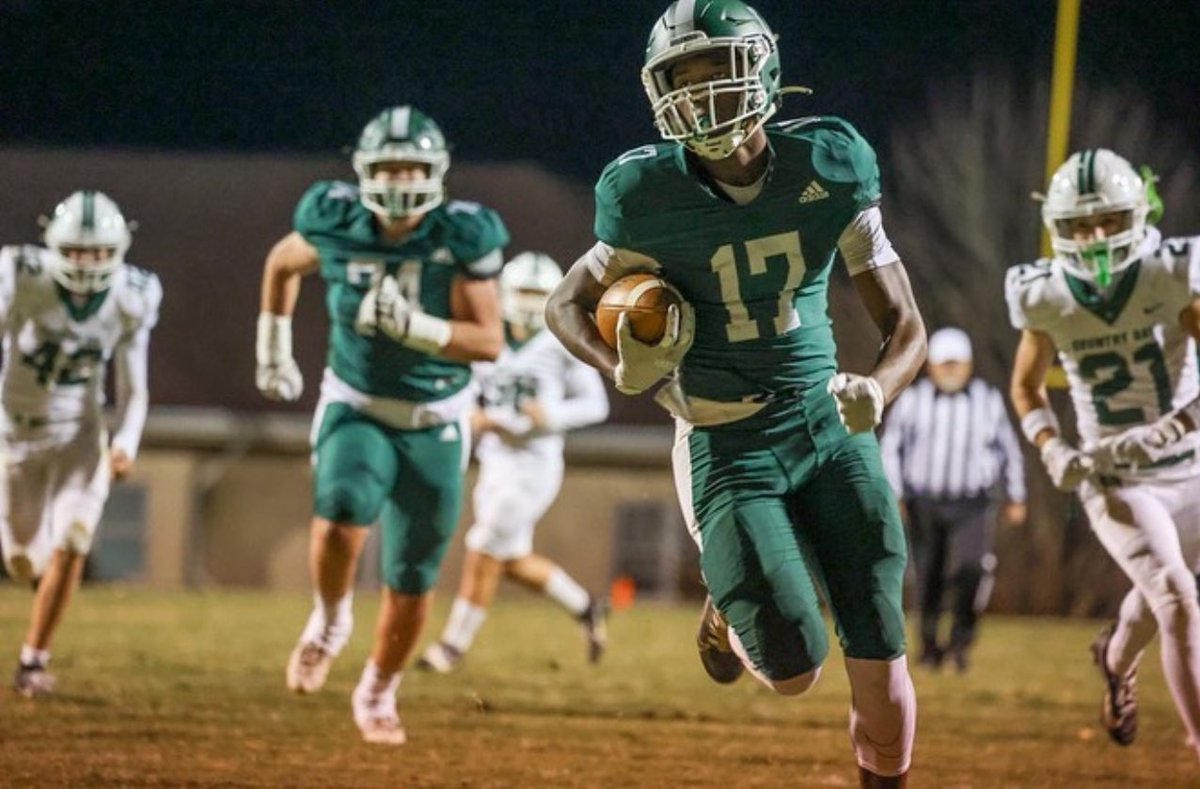tjhami1t0n_'s tweet photo. Thank you Christ School football. It’s been a fun ride🙏🏾. #17out. On to the next. I’m going to truly miss it. Thank you to all my coaches for allowing me to succeed on the football and as a person off the field. https://t.co/0TnuFcHBwU