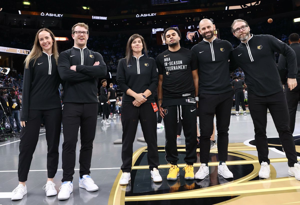 Blessed to have so many moments these days where I know I'm exactly where I should be doing exactly what I should be doing. Being present in the moment and connected to the people around you is one of the best feelings in the world.