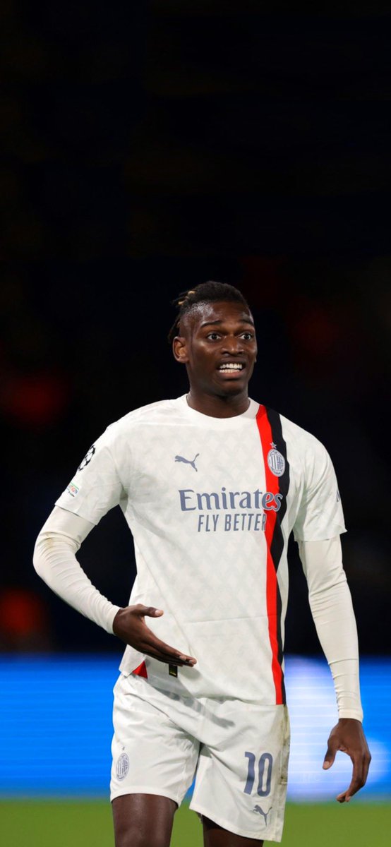 LayoutFC's tweet image. Rafael Leao 🇵🇹💫