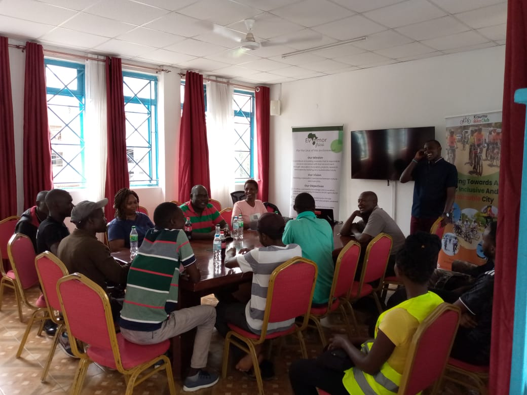 kisumu bike club together with the  City planning department held a road stakeholders forum on existing road safety policies and road users familiarisation with road regulations in addition to  proposing interventions for taming road carnage especially by motorised road users