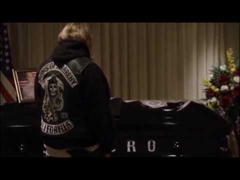 SOAismyReligion's tweet image. Jax at Half Sacks funeral 💀

#SOA #SAMCRO #SonsofAnarchy