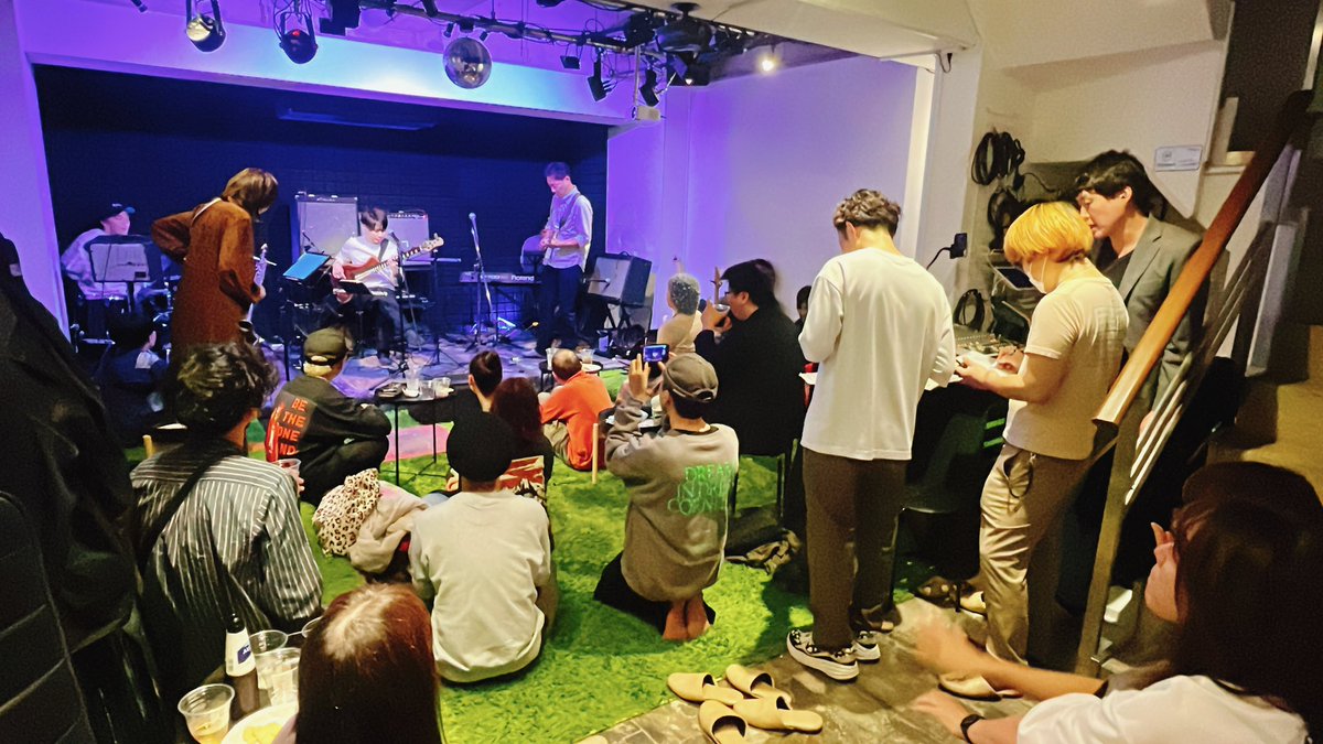 DonoBassist's tweet photo. 関西ジャムセッションvol.131おわり

色んなパートの友達がたくさん遊びに来てくれて楽しい時間になりました🙌🙌🙌
タップダンサーの方も遊びに来てくれて大盛り上がりになりました🔥🔥次回で関西ジャムセッションはまる11年！

これからも楽しくセッションしましょう☺️✨ https://t.co/4ig8p1TyVt