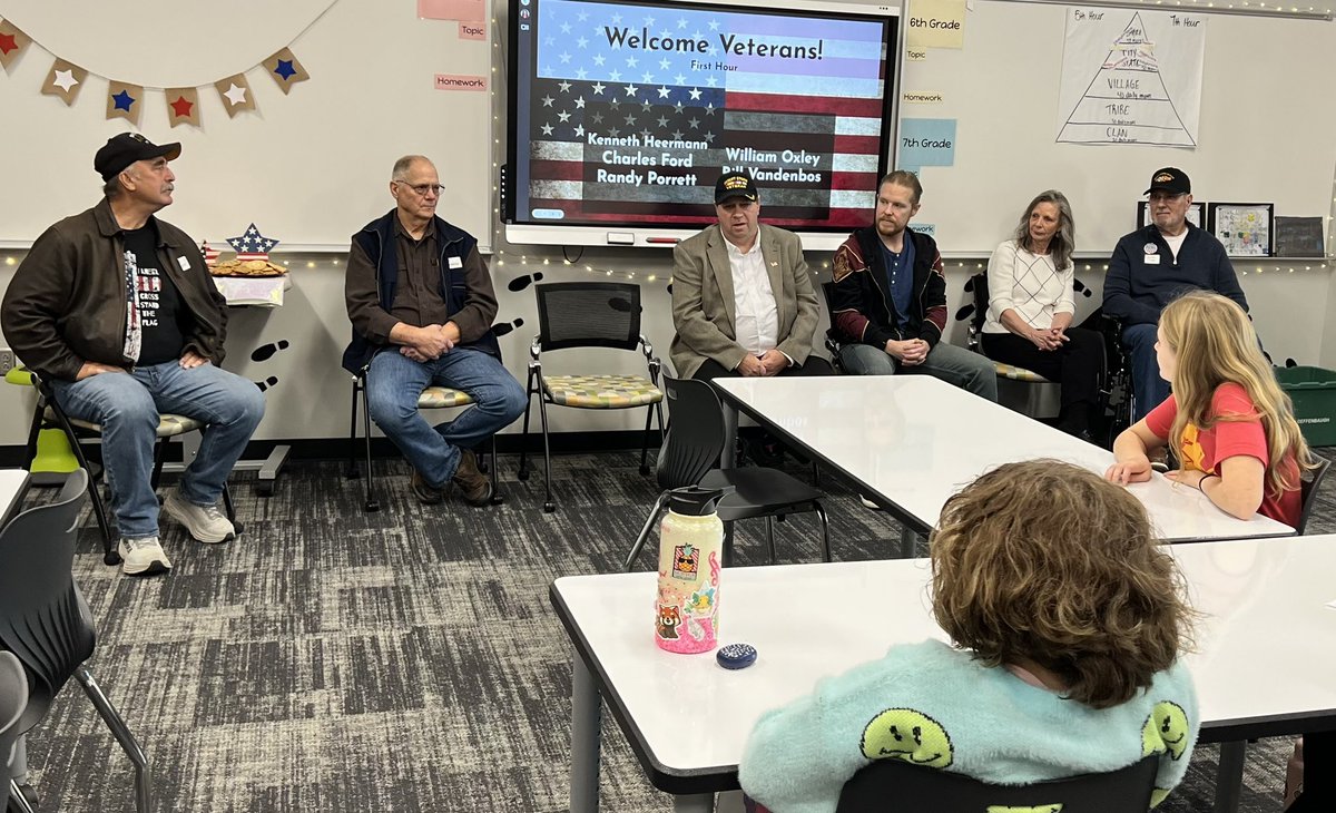 We had the pleasure of hosting several veterans at our first annual Veterans Day Cafe at @ETMSbison It was a wonderful day! Thank you, veterans, for your time, service, and sacrifice. Happy Veteran’s Day!