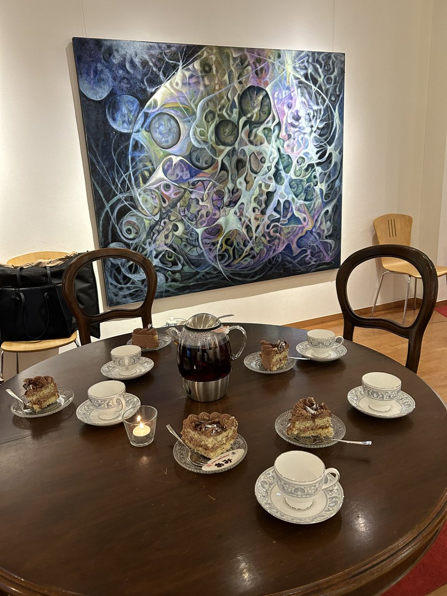 amiclpf's tweet image. 実はポッキーの日は誕生日🤫メンバーが終演後にサプライズでお祝いしてくれて、びっくりしたのと優しさが沁みて涙🥲💓衣装とかで荷物が多いのに朝早くからホールケーキ用意してくれてたなんて😭本当にありがとう！素敵な方が周りに多くて、いつも心の栄養をもらっています。