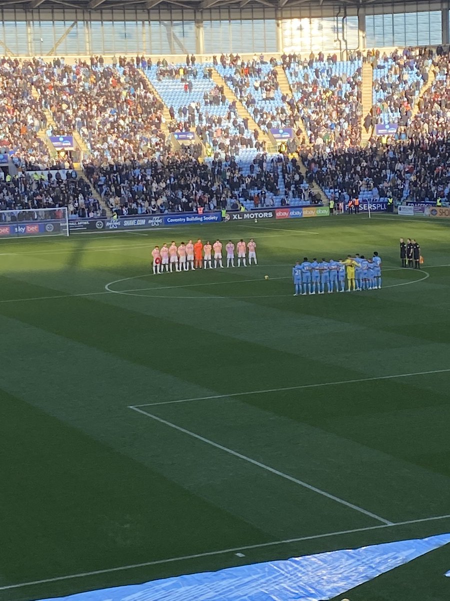 aldrayt's tweet image. View from the terraces well done for the one minute silence 👍🏻🔴⚪️