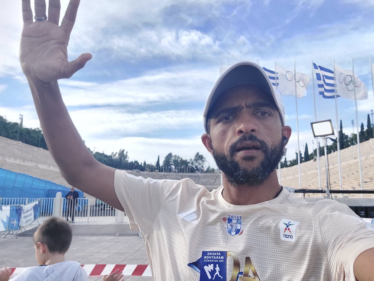 Ready for  Athens Marathon tomorrow  #iAMAuthentic running it barefoot to honor our heros 🇪🇹
#landoforigin